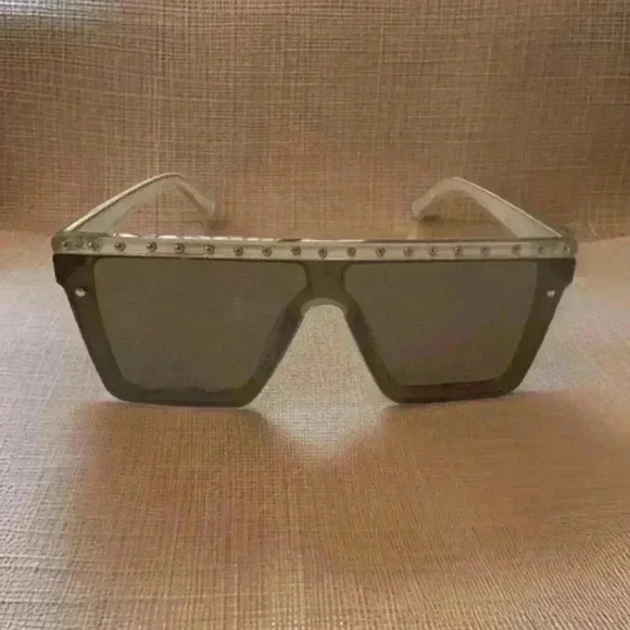 Toupe Sunglasses - Picture 1 of 2